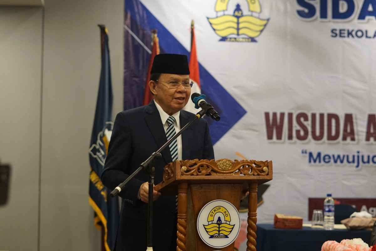 Penasehat Ahli Menteri Agama Puji Kemajuan STKIP–STIT Al-Azhar Diniyyah Jambi pada Wisuda Angkatan XIV dan X