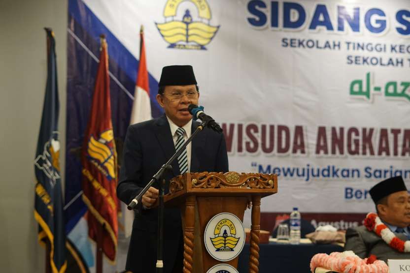 Ministry of Religious Affairs Expert Advisor Praises the Progress of STKIP-STIT Al-Azhar Diniyyah Jambi at the Commencement Ceremony for the 14th and 10th Cohorts